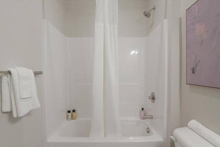 Cozysuites Spacious Sdo, Lawrenceville Pittsburgh Bagian luar foto